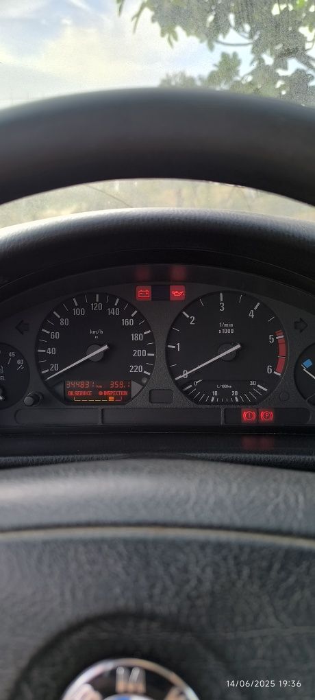 BMW 318 TDS - 2500€