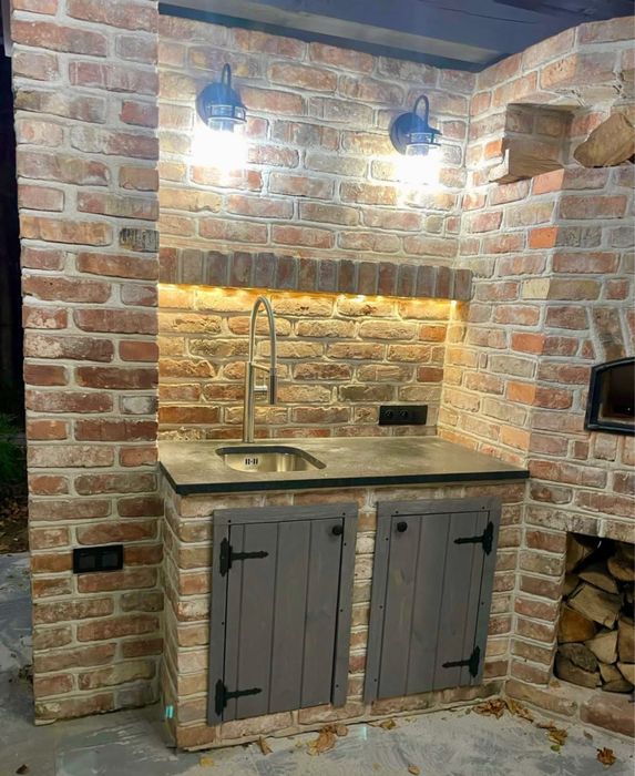 Stara porządna cegła z rozbiórki