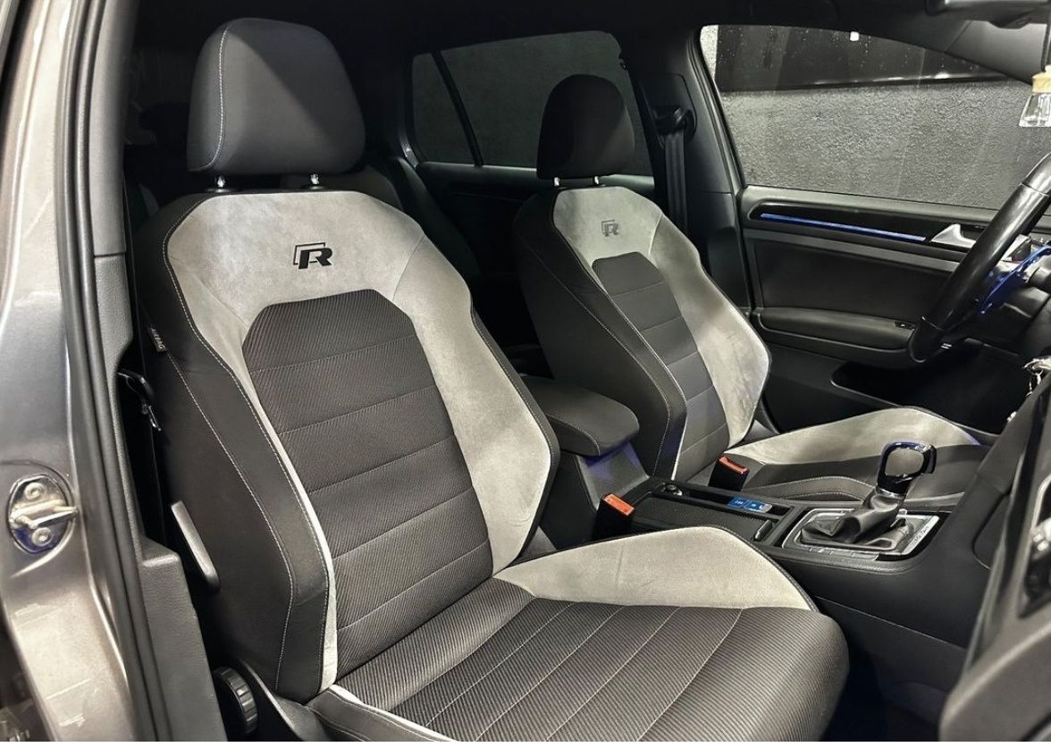 VW  Golf R Variant 423cv