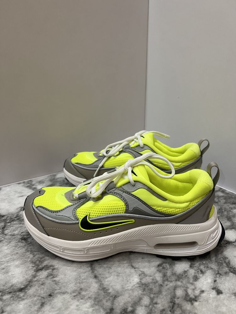 Жіночі кросівки NIKE WMNS AIR MAX BLISS NN (DX8949-700)