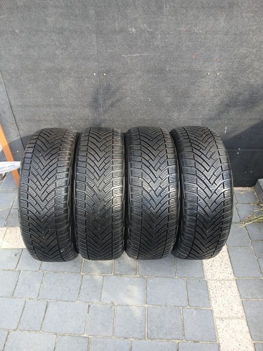 Opony zimowe vredestein 205/55/16