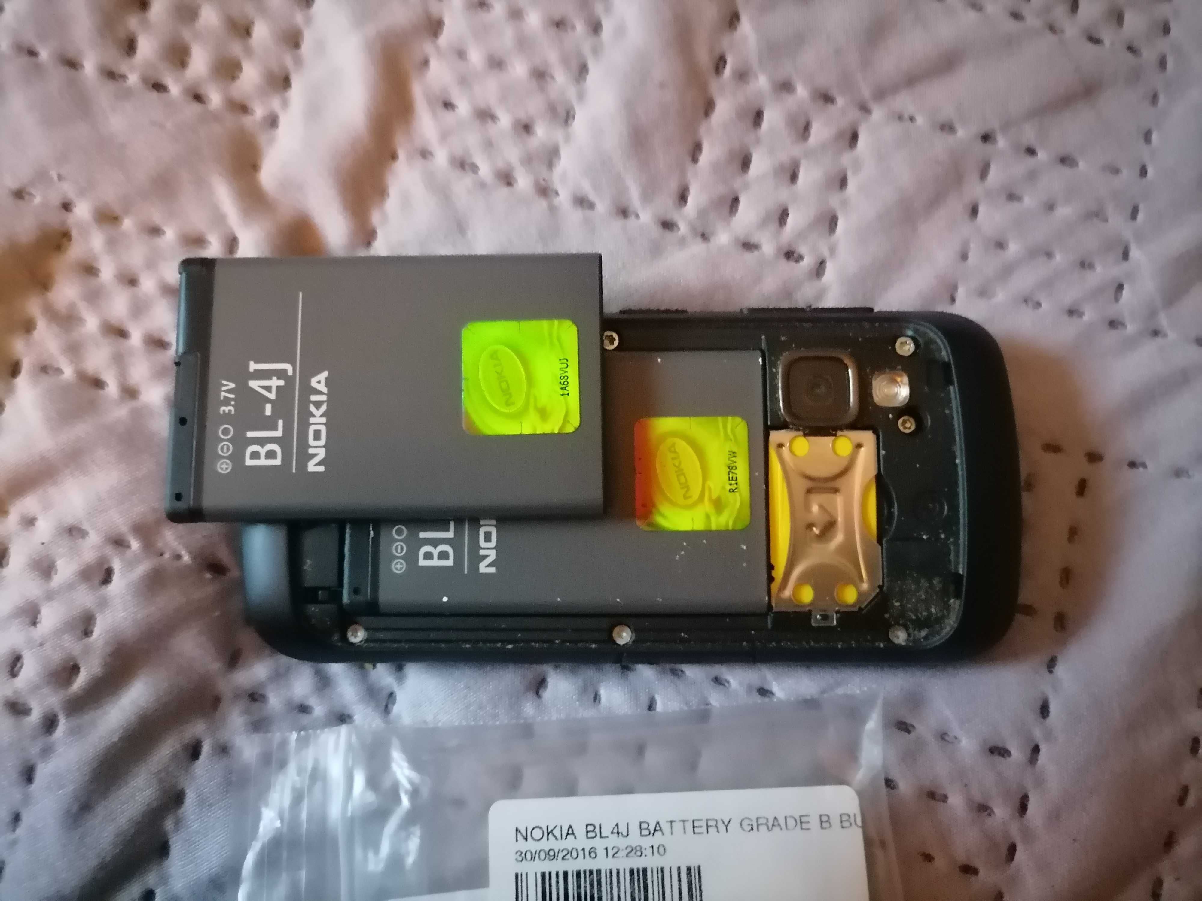 Nokia C6-00 ładowarka sprawne na 100% 2 nowe baterie