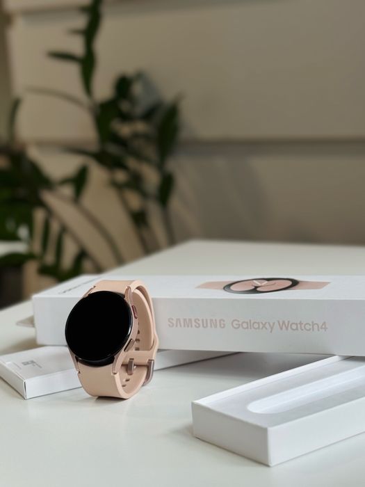 Смарт-часы Samsung Galaxy Watch4 40 mm (Gold)