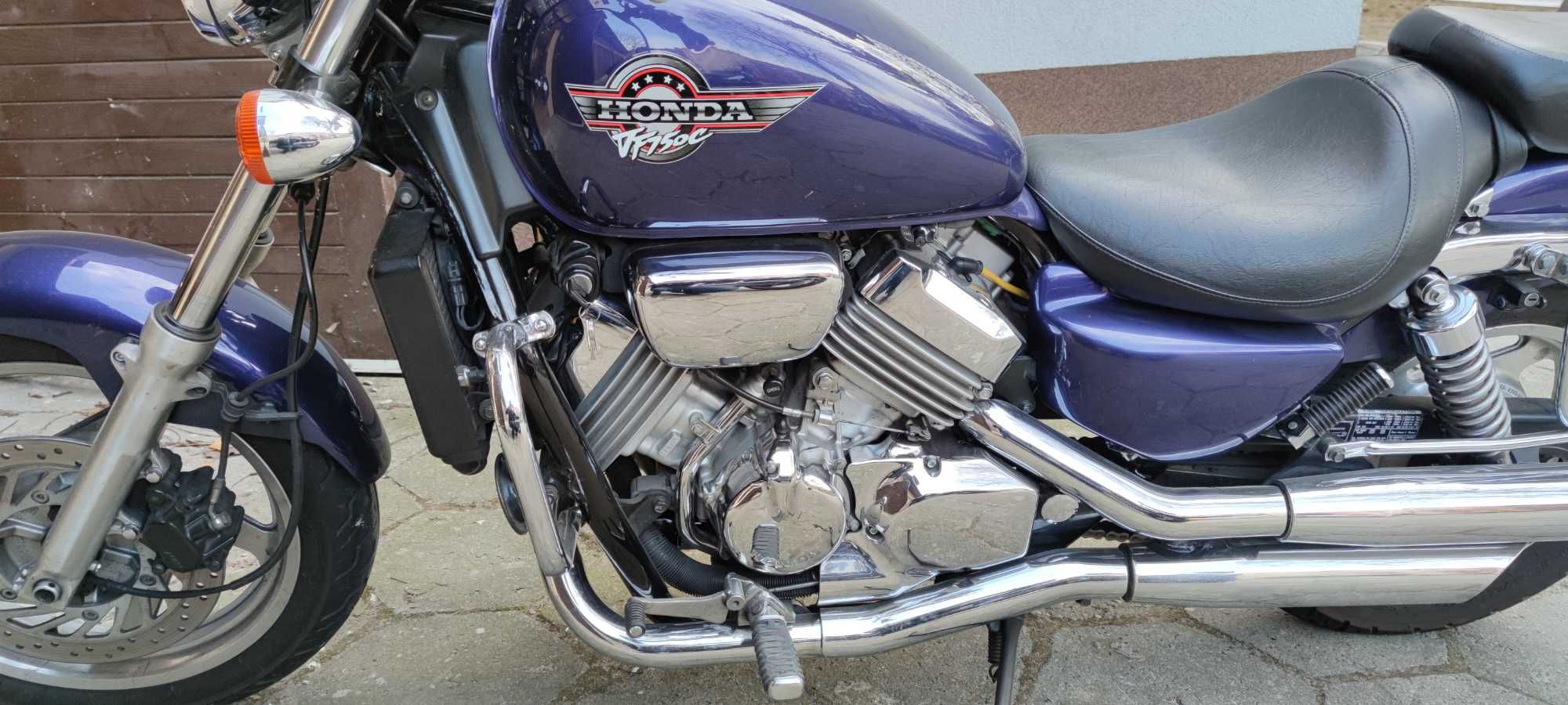 Honda VF 750 Magna