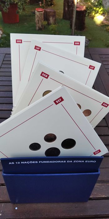 Caixa moedas as 12 nações fundadoras da zona euro