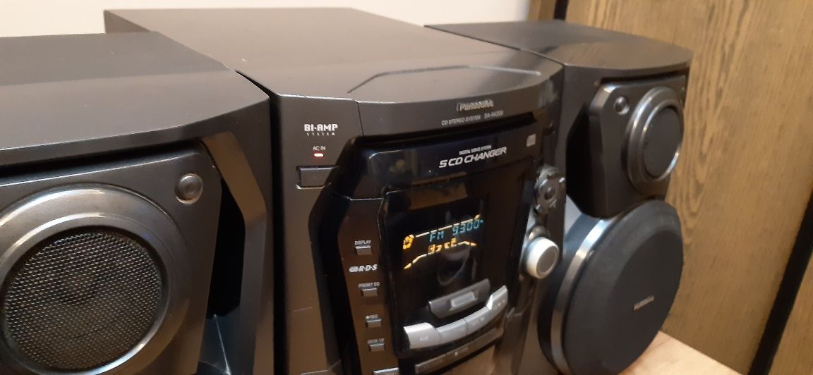 Wieża Panasonic SA-AK 200 Tuner FM AUX sprzęt do GARAŻU na działkę