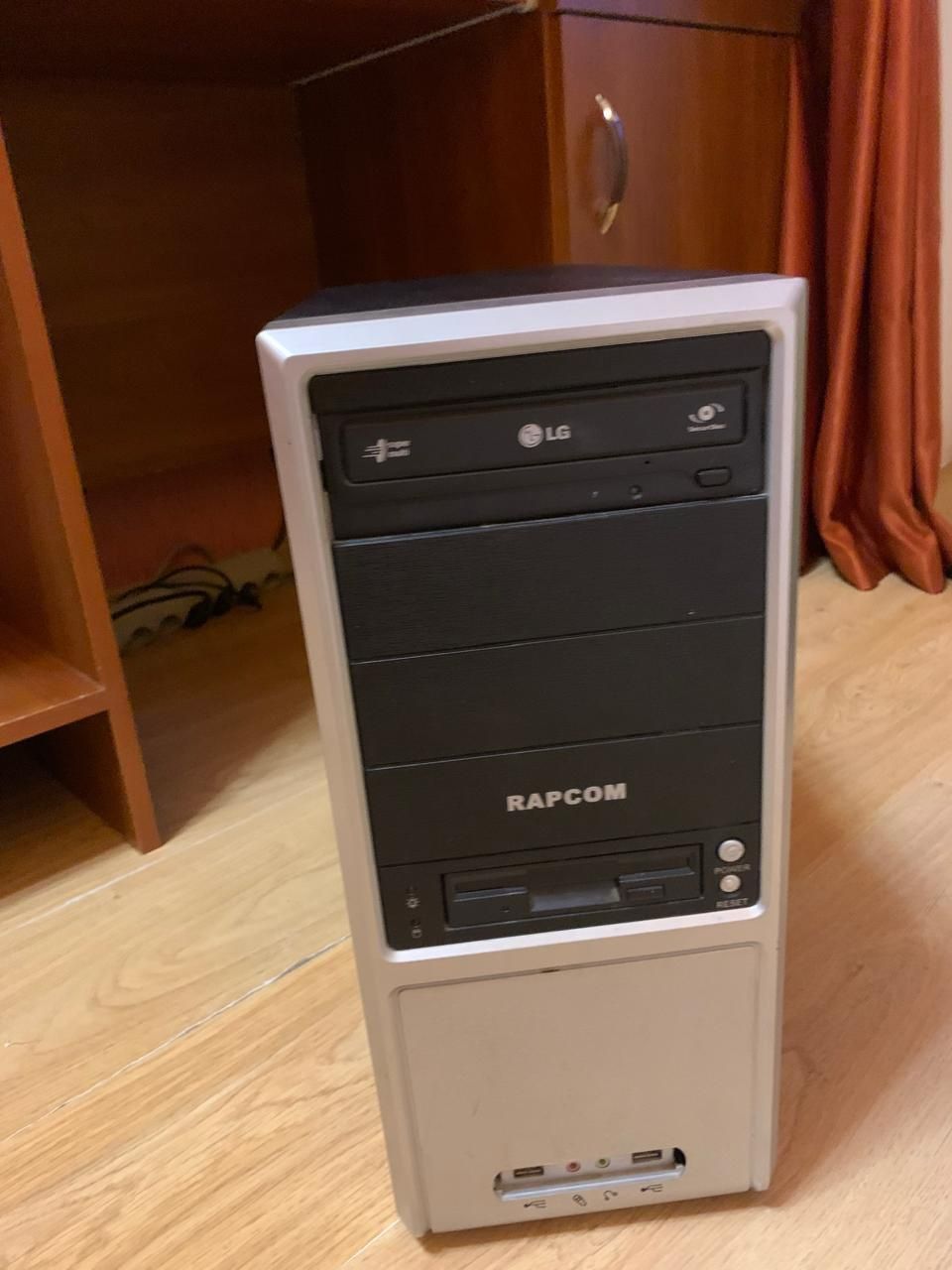 Продается стационарный компьютер LG