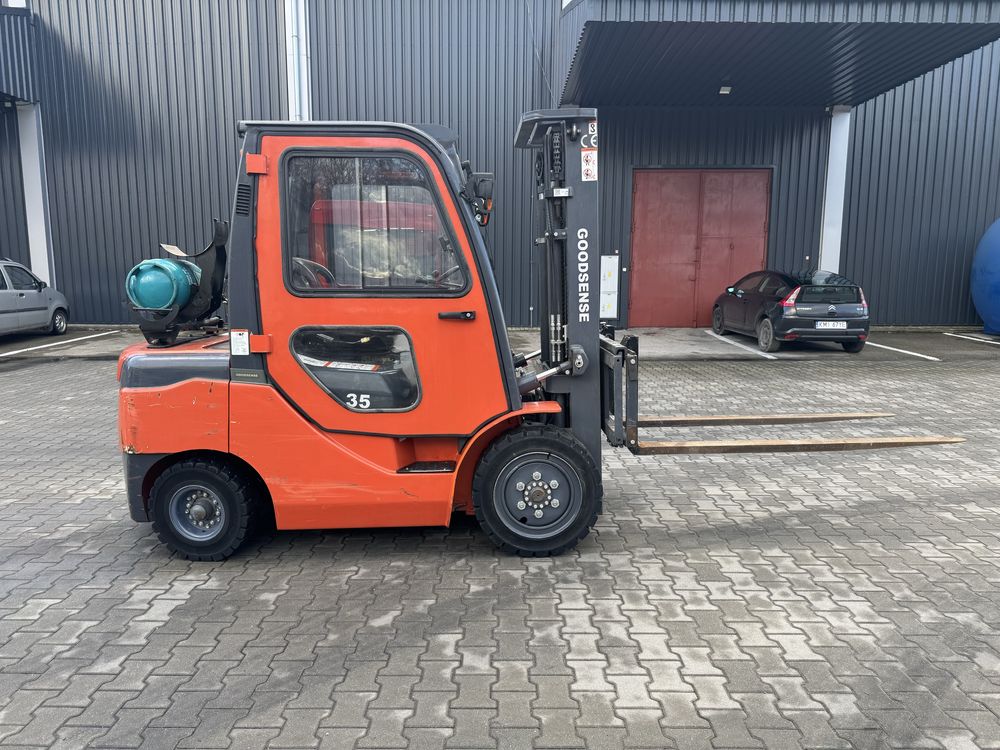Wózek widłowy GOODSENSE 3,5t silnik NISSAN