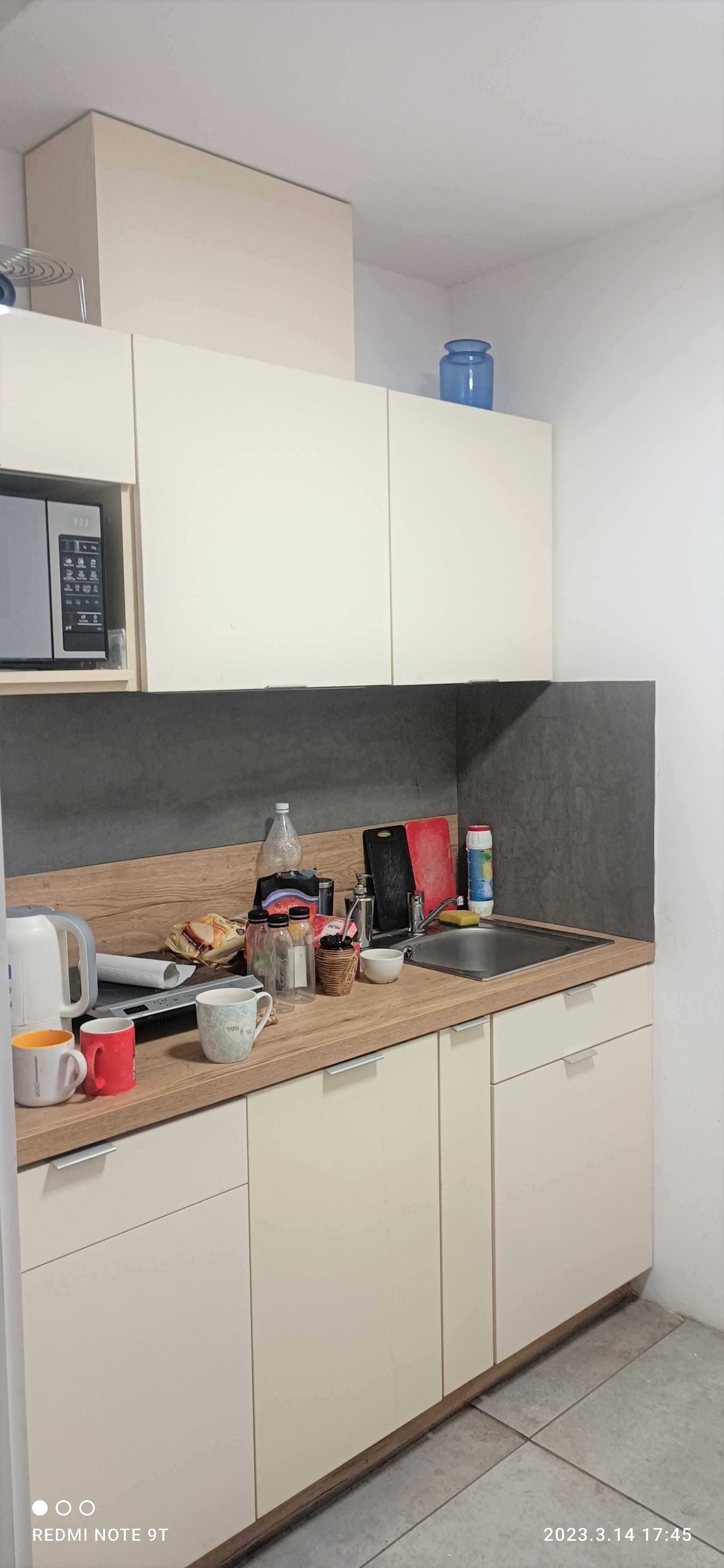 Hala 210 m2 rampa , zaplecze 25m2