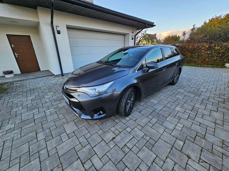 Toyota Avensis Toyota Avensis, kombi, 1,8 benzyna, salon Polska