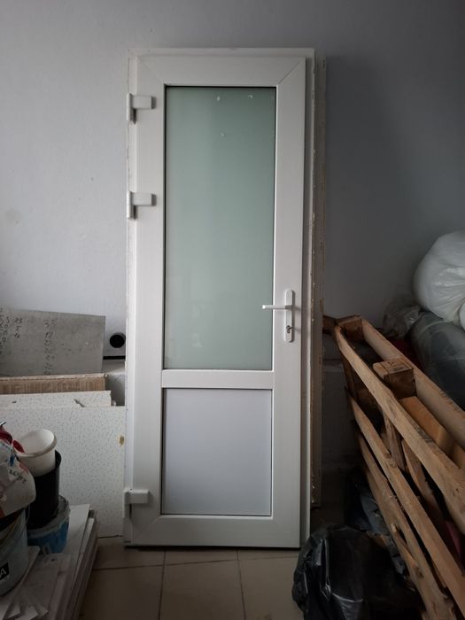 Металлопластикові  двери  бу