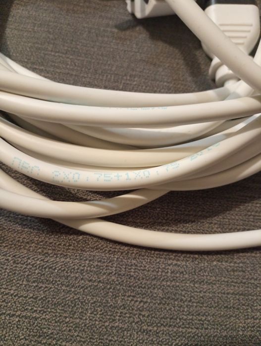 Кабель черний 4м та білі по 6м