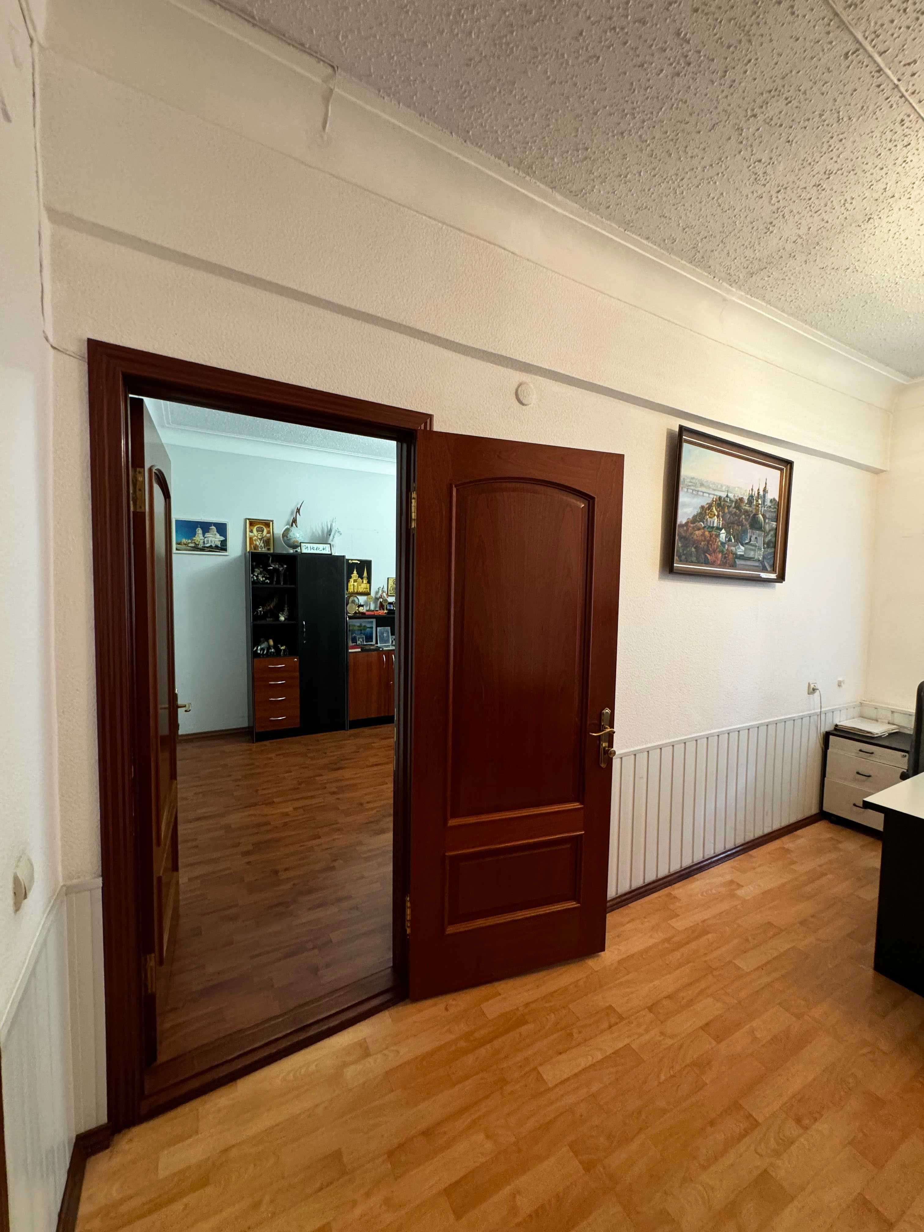 Продаж комерційної нерухомості 203м2 по вул.Небесної Сотні Без Комісії