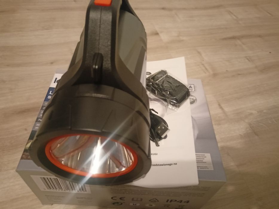 Latarka powerbank szperacz LED 300 lm