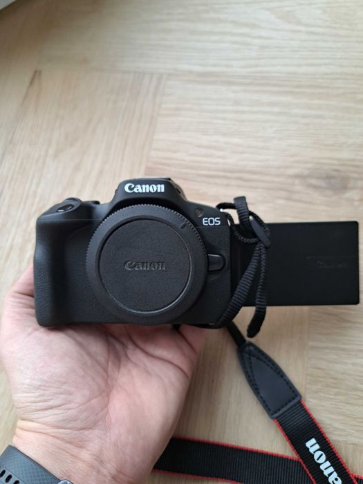 Body Aparat bezlusterkowy Canon R50 Stan idealny, przebieg 94 zdjęcia
