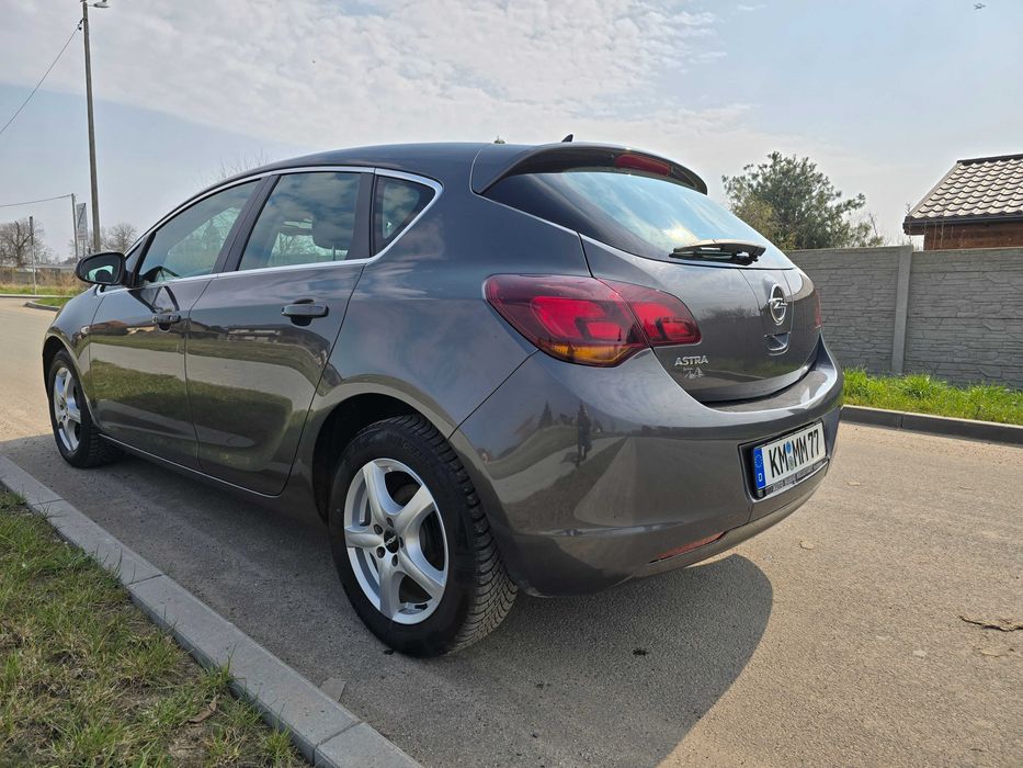 Opel Astra J Cosmo hatchbeck FlexFlix bagażnik rowerowy xenon klima