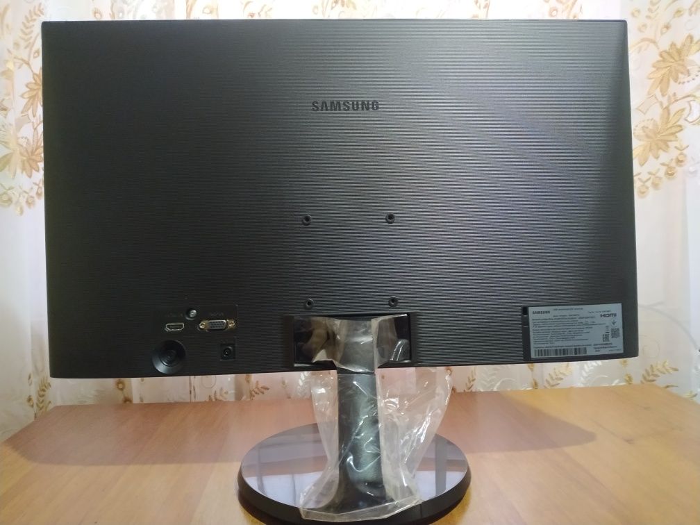 Монітор 23.5" Samsung S24F350F