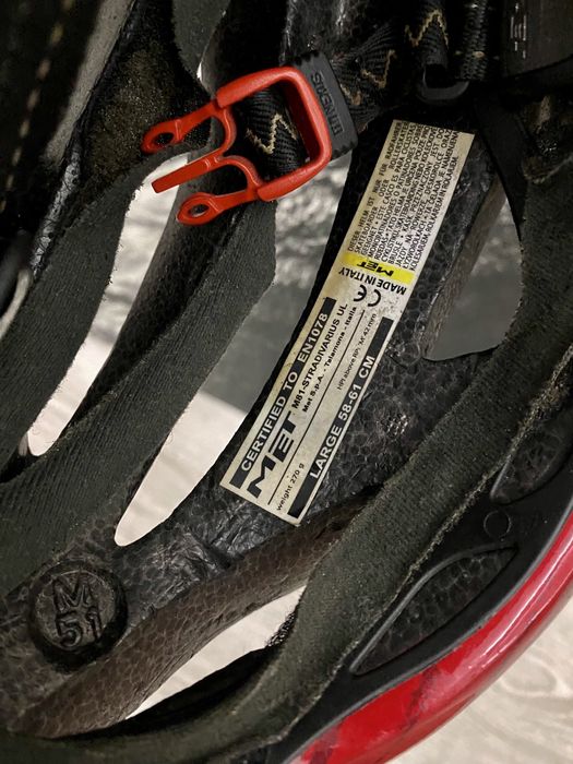 Велосипедный шлем Met stradivarius