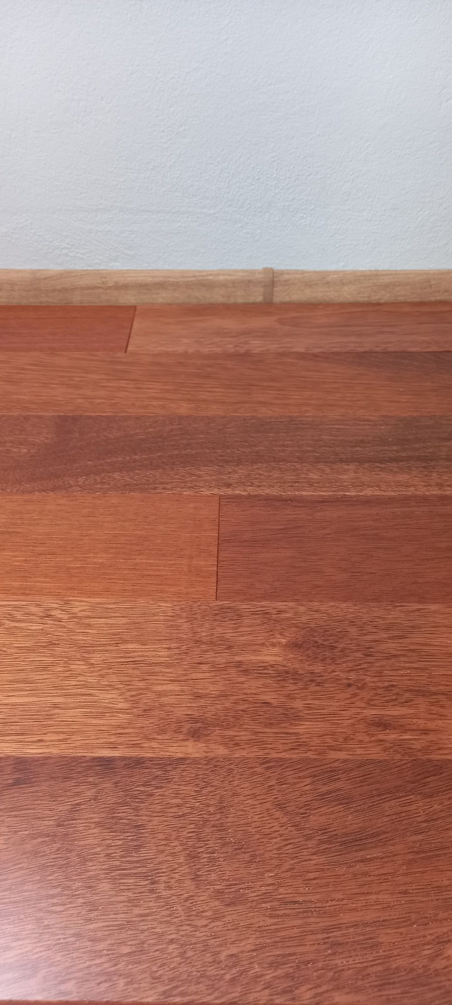 Deska podłogowa MERBAU lita lakierowana 15×120 lakierowana