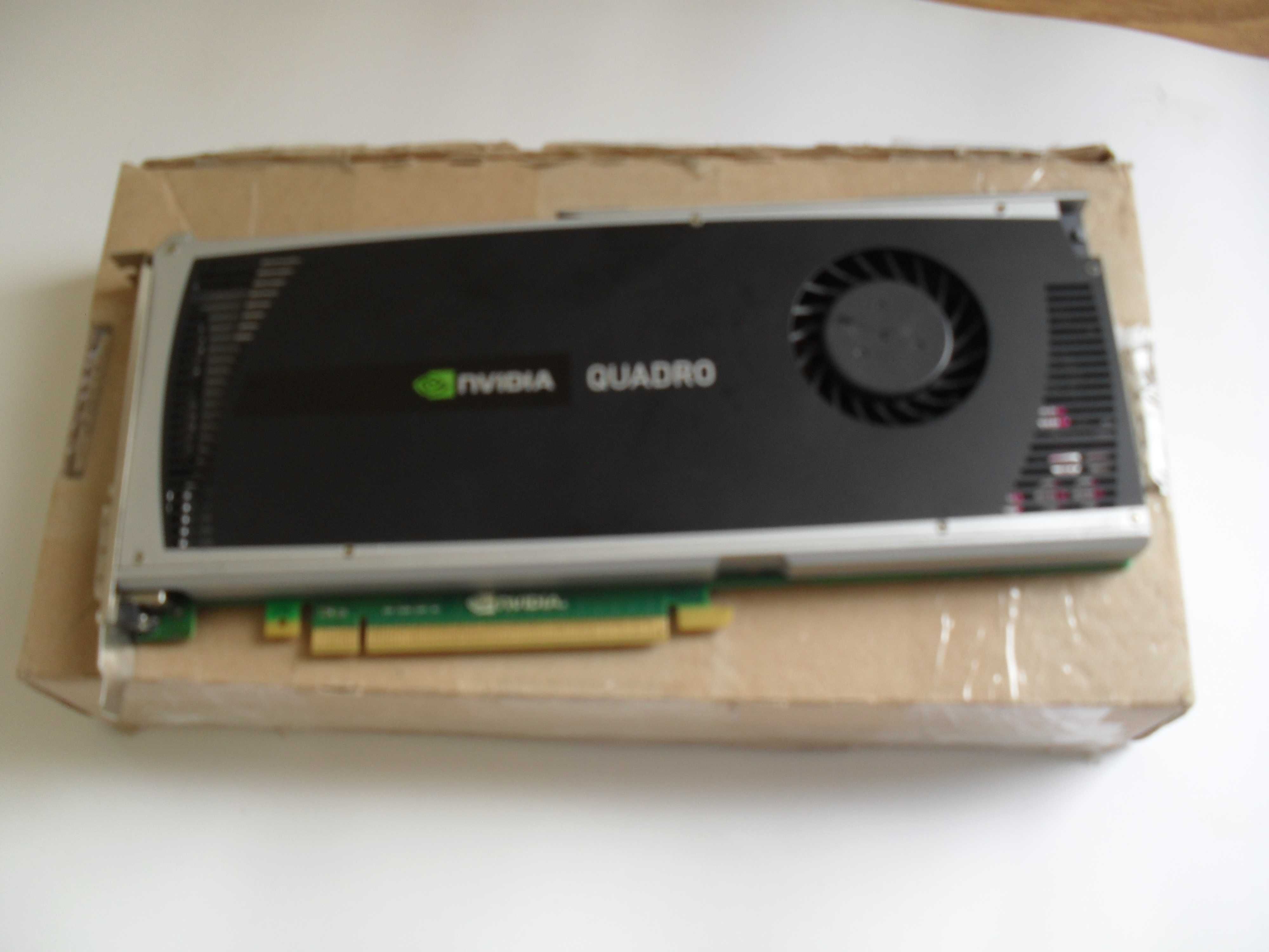 NVIDIA Quadro 4000  Placa Gráfica Profissional  2GB 256bit