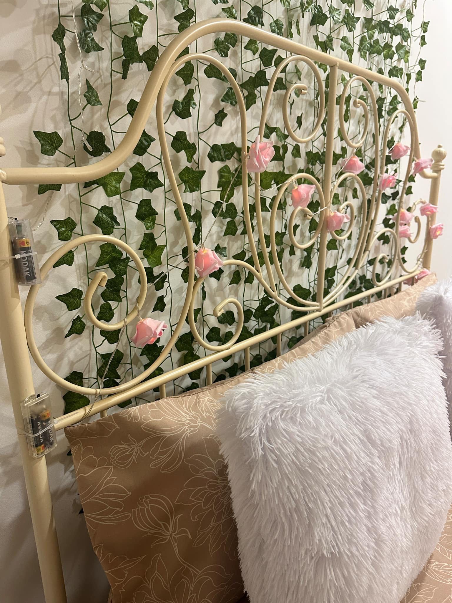 Cama de ferro Ikea