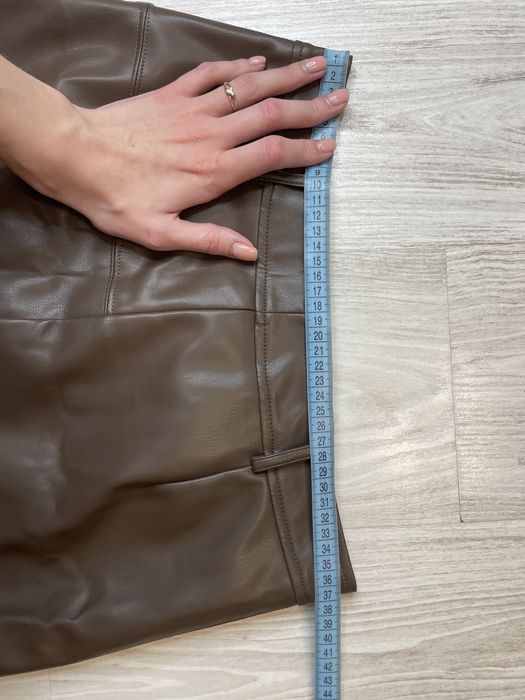 Шоколадна коричнева спідниця з еко шкіри