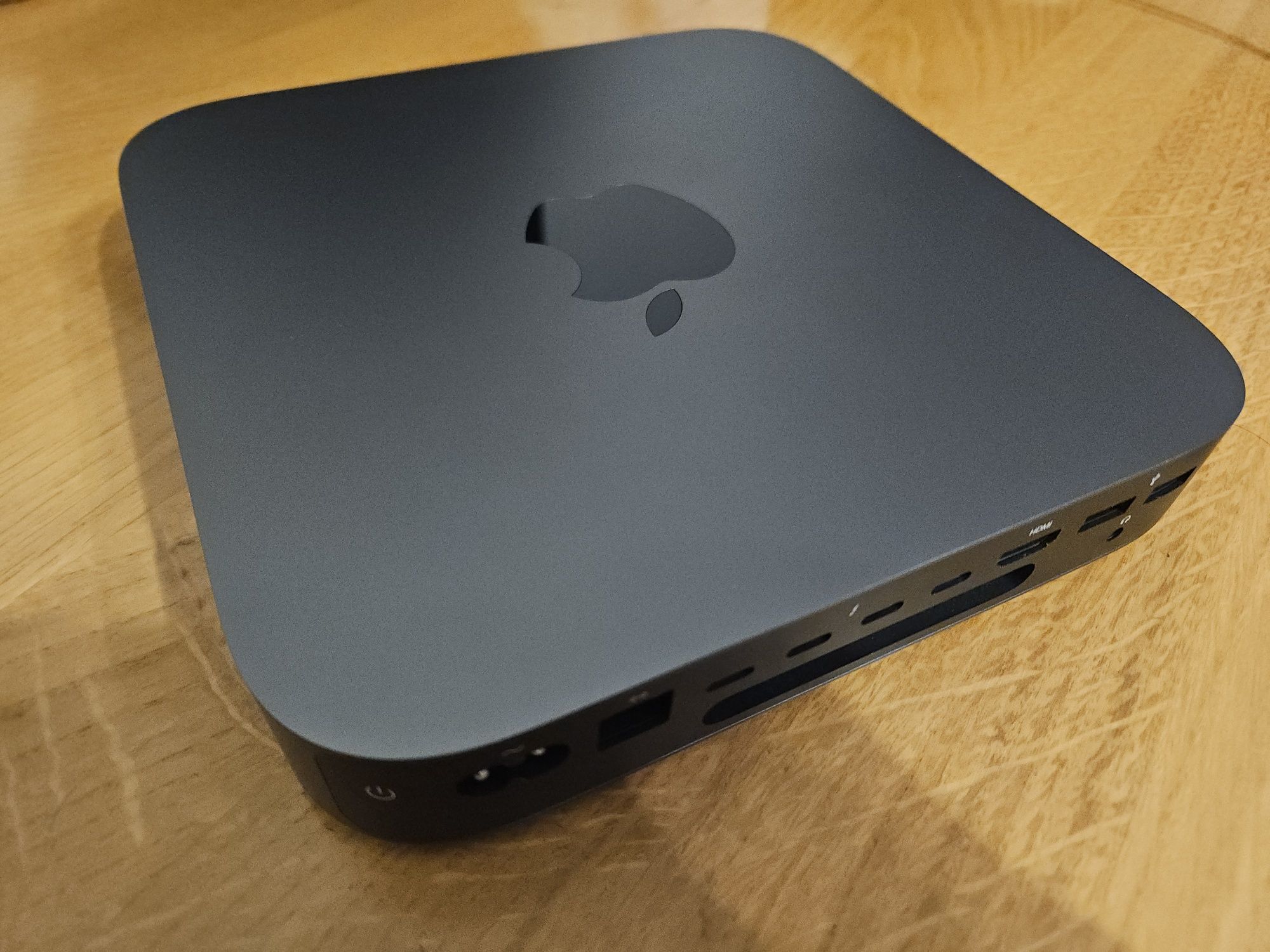 Mac mini 2018 a1993 i5 16Gb 1Tb klawiatura +trackpad
