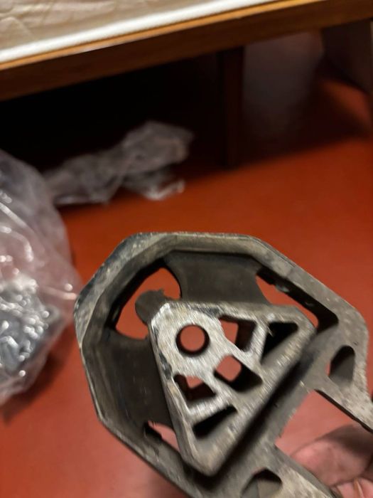 Комплект 3× подушки двигателя/коробки б/у