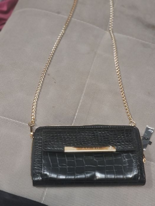 Torebka czarna złoty łańcuszek