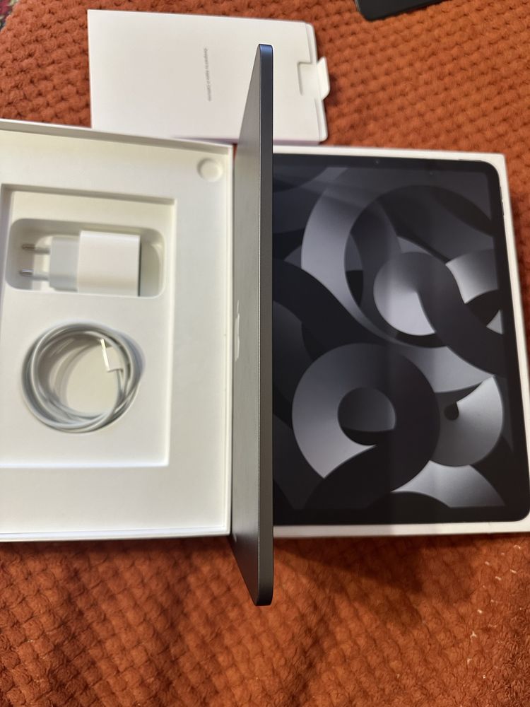 iPad Air 5 (2022) 10.9 M1 64gb Wi-Fi Акб 98%