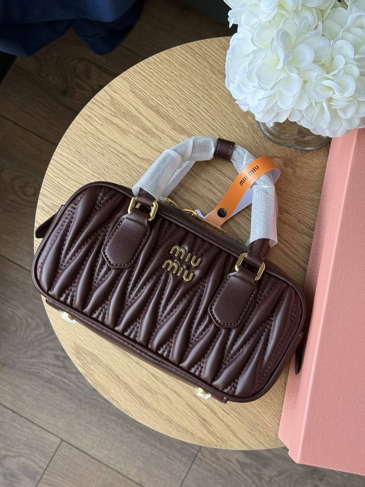 Продам трендову сумку MIU MIU