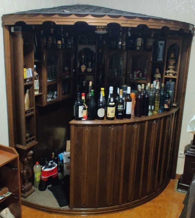 Bar em madeira antigo