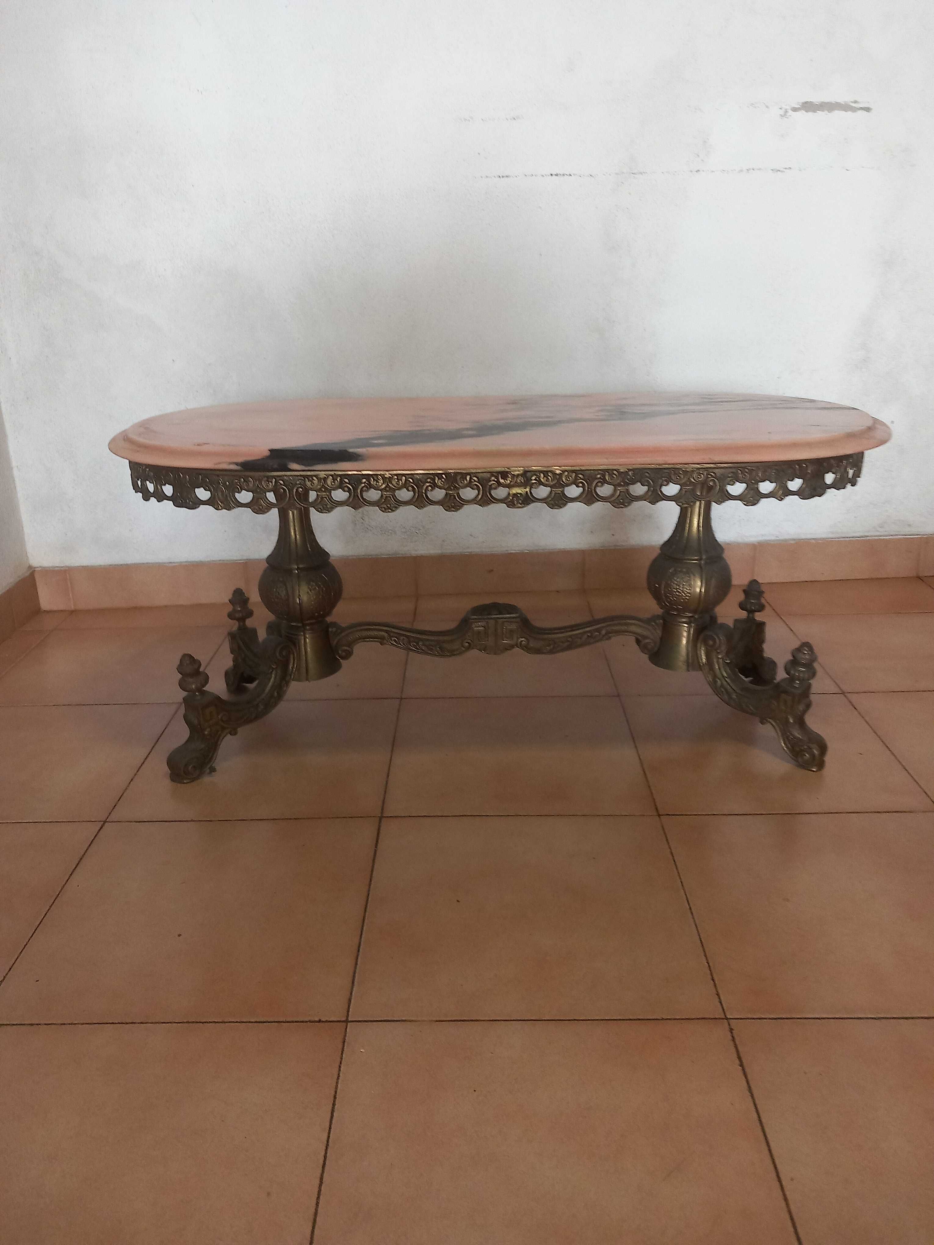 Mesa de centro antiga