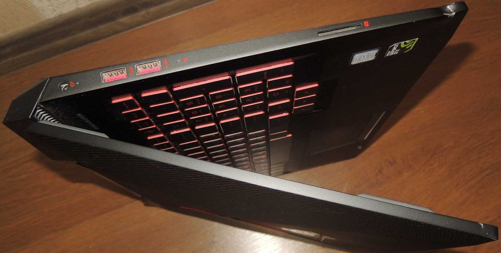 игровой ноутбук HP Omen 15 FHD IPS/i7/GTX 1050Ti 4/8/128+1Tb