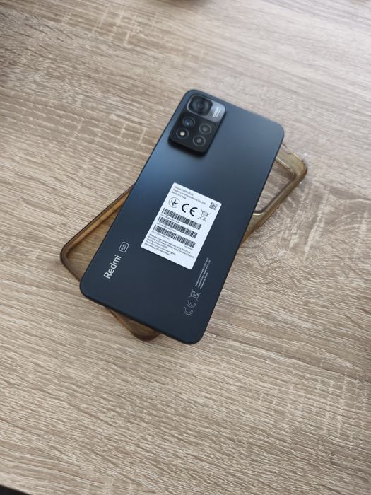 Redmi note 11 pro + 5G 8 GB ram 256 GB hdd