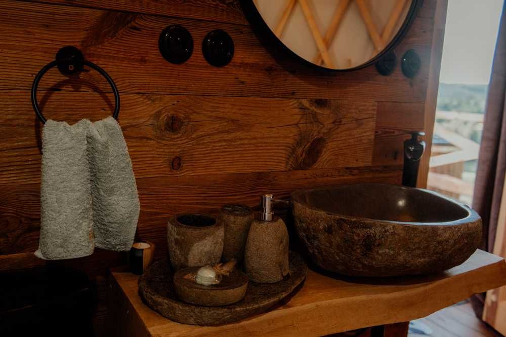 Jurta Dziki Jeleń z prywatnym jacuzzi i leśnym spa-Dzikolas glamping