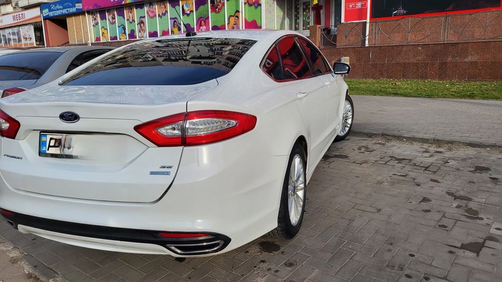 Ford Fusion люк,кожа, память сидений и т.д.