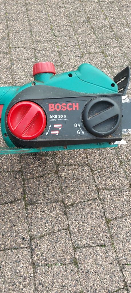Piła łańcuchowa elektryczna Bosch AKE 30S