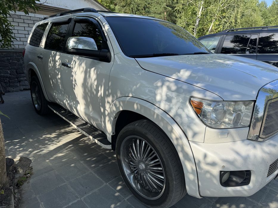 Toyota sequoia 2008