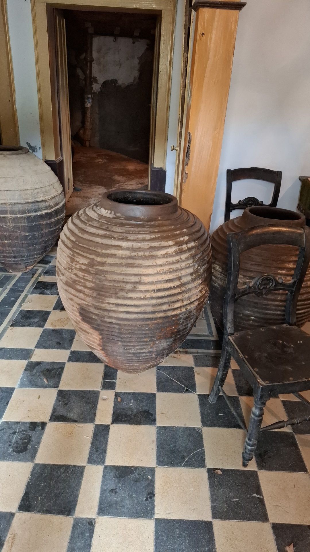 Potes em barro antigos