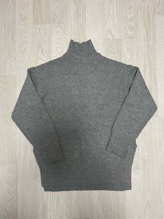 Светр з розрізами H&M, розмір S-М