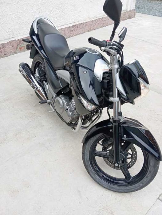 Suzuki Inazuma GW250
