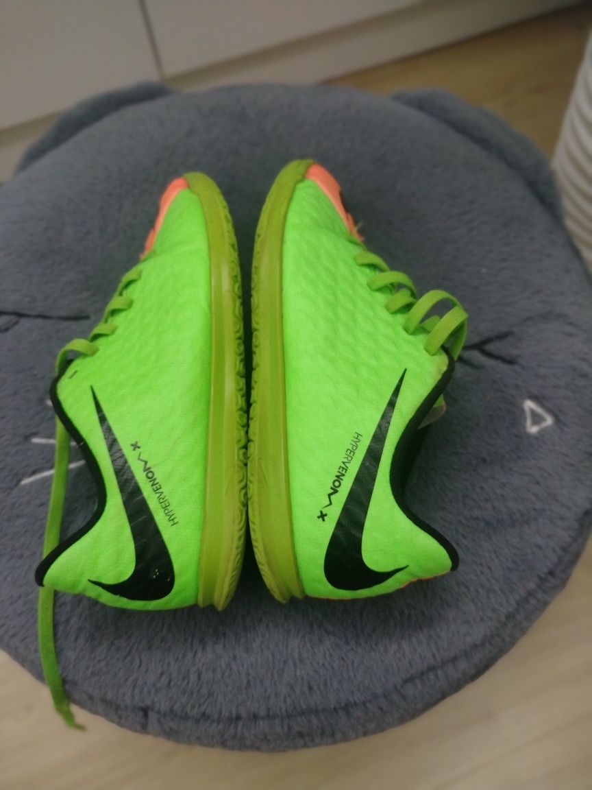 Halówki Nike rozmiar 36 cm