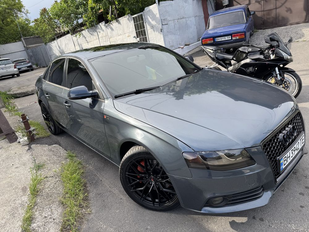 Audi a4 b8 2011 год.