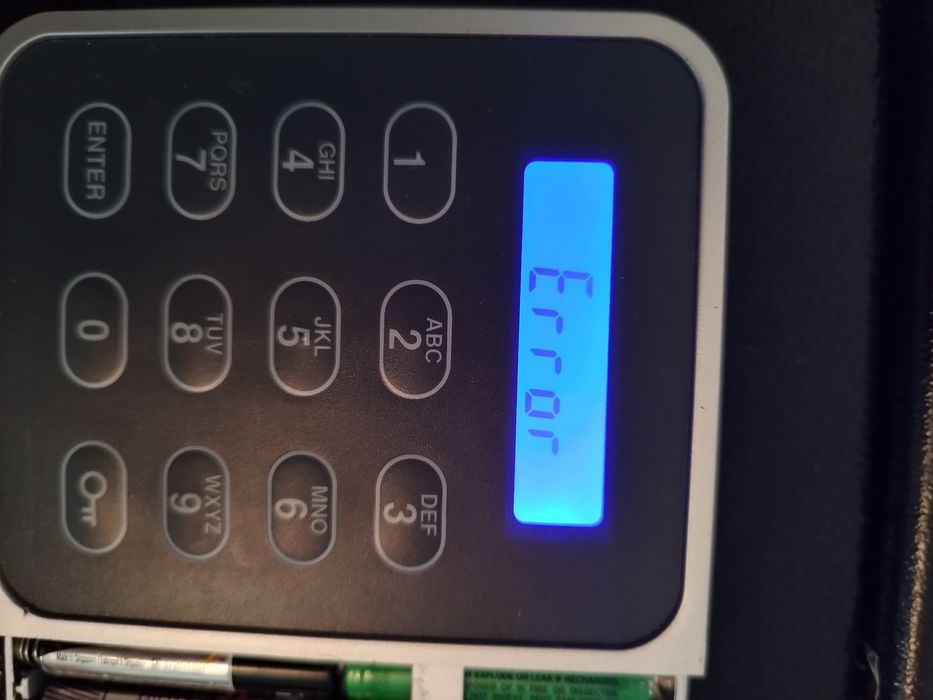 Sprzedam sejfy bez klucza