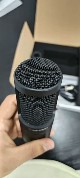 Microfone AT2020