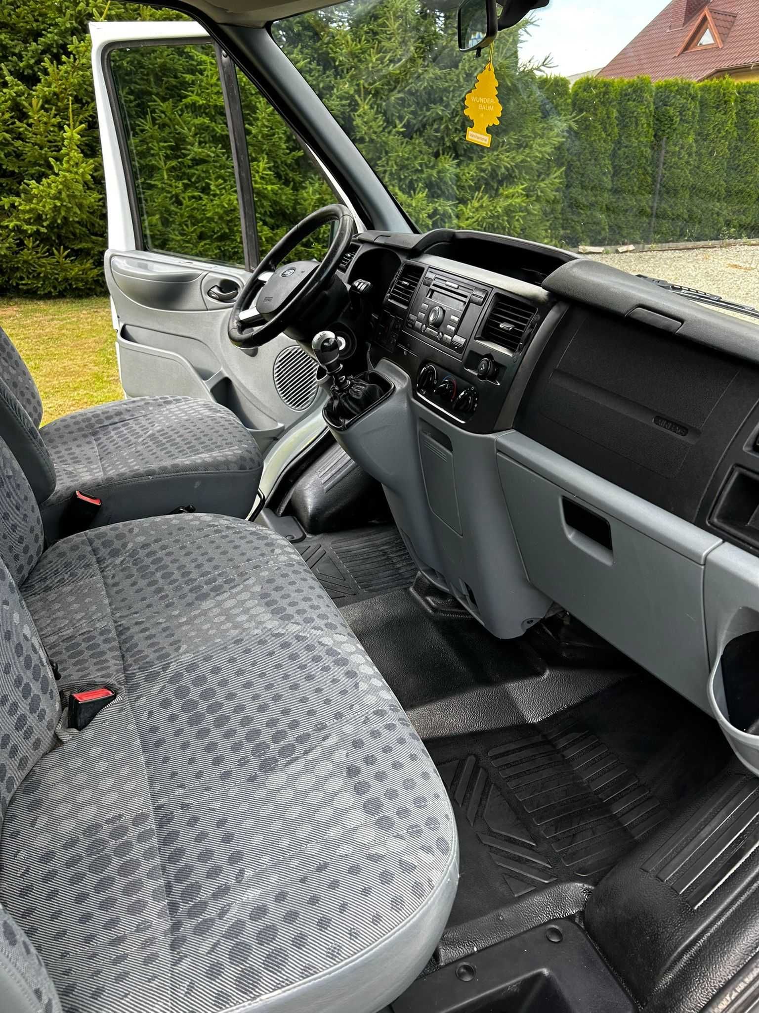 Sprzedam Ford Transit 9 osobowy klima