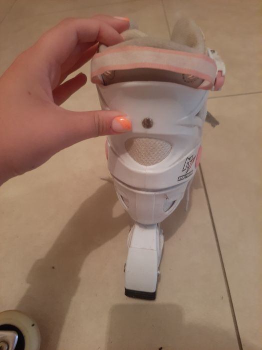 Damskie rolki różowe.