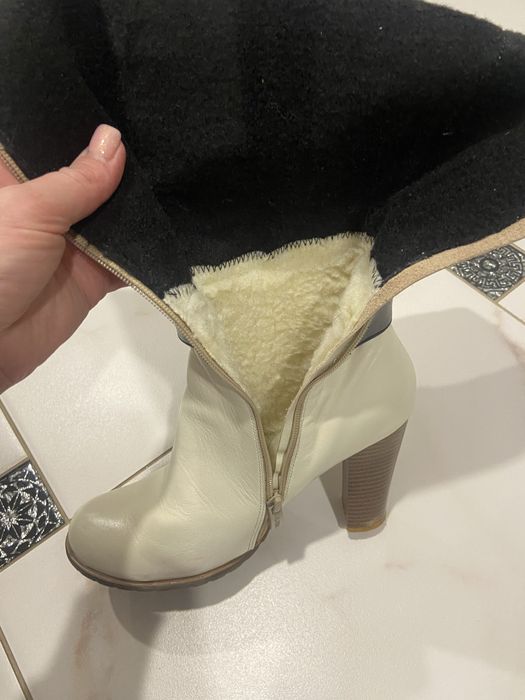 Продаються зимові чоботи