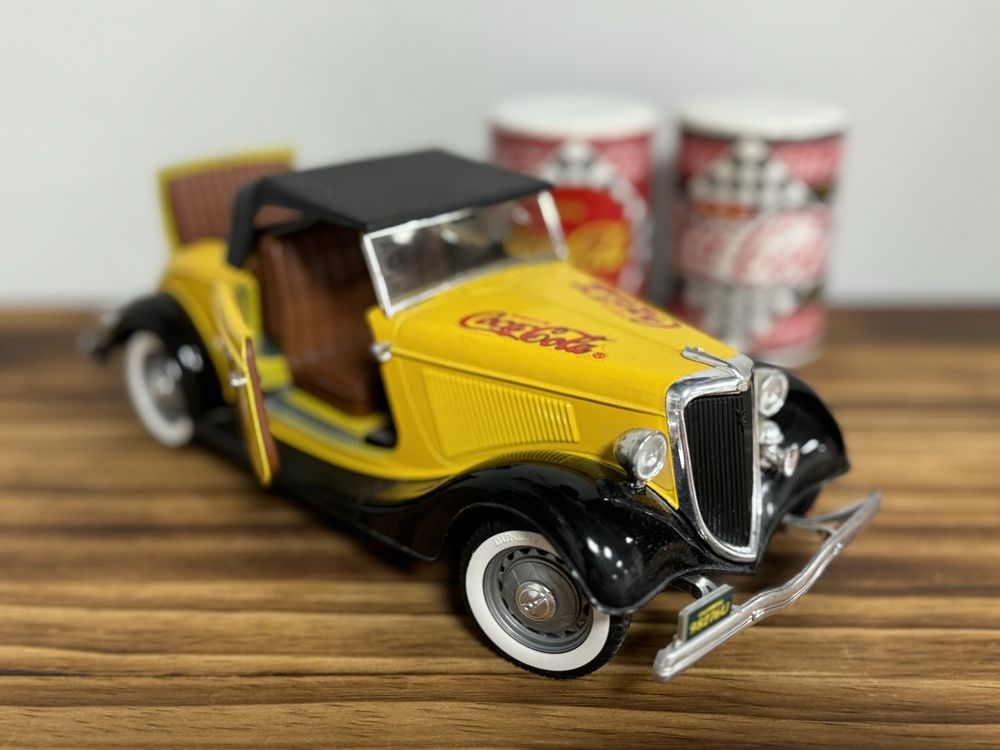 Carro coca-cola 1:18